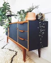 62 Inspiring Painted Mid Century Modern Furniture Ideas Roundecor Modern Apartment Decor Mid Century Modern Furniture Decor