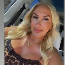 It's time for Tommy the tumor to move out! 👋 Watch Dr Sandra Lee aka  drpimplepopper tackle epic pops like this with full episodes of  #DrPimplePopper