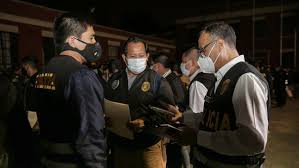 El universo tiene noticias sobre sendero luminoso y de otras organizaciones de ecuador y el mundo. Megaoperativo Capturan A 72 Integrantes De Organizacion Terrorista Sendero Luminoso En Lima Gobierno Del Peru