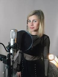 You shout it out, but i can't hear a word you say / i'm talking loud, not saying sia and david guetta's massive track titanium soared as the fourth single from guetta's nothing but the beat. Von Mut Und Hoffnung In Coronazeiten Vorarlberger Nachrichten Vn At