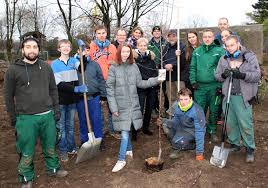 Sie finden auf dieser homepage informationen über unseren betrieb, unser leistungsspektrum und über aktuelle angebote. Landschaftsgartner Haben Ein Herz Fur Den Schulgarten Diakoniewerk Duisburg Das Diakoniewerk Arbeitet Als Gemeinnutzige Gesellschaft Seit 1979