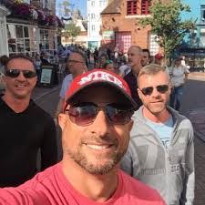 Max Daven's Instagram, Twitter & Facebook