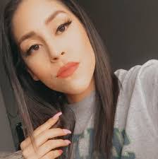 Mayra Garibay's Instagram, Twitter & Facebook