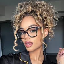 destiny crowe (@destinymcrowe1)