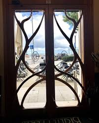 Fethiye çalış bölgesinde açılacak olan yeni 5 yıldızlı tesisi keşfetmeye başlayın. La Porta Di Ingresso In Stile Liberty Picture Of La Biglietteria Bari Tripadvisor