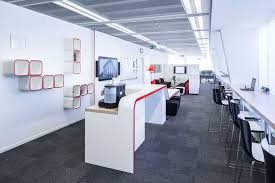 Ubs operates in over 50 countries and from all major international financial centers. Ubs