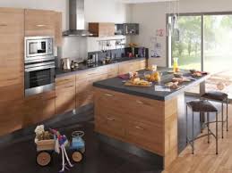 Un Ilot Contemporain Pour Une Cuisine Familiale Un Ilot Original Pour Une Cuisine Conviviale Amenagement Cuisine Ilots Central Cuisine Cuisine Moderne