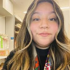 Kelly Carnahan's Instagram, Twitter & Facebook