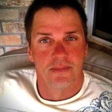 Kari Horton's Instagram, Twitter & Facebook