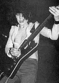 A section for def leppard guitarist pete willis with details of all releases and tours played on and personal information. Pete Willis Encyclopaedia Metallum The Metal Archives