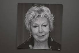 Joanna Bacon, British Actress Known for 'Love Actually' and 'Breeders,'  Dies at 72