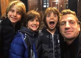 She's apparently been pictured at his house while he got a haircut. Wanda Nara Disparo Contra Maxi Lopez Diarioshow El Portal De Espectaculo