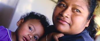 Instinto Maternal program travels north to follow migrants