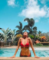 Nah Cardoso In 2020 Pool Poses Pool Photography Beach Photoshoot