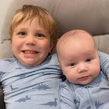 🎂🎁🎉🥳🎈Let the celebrations continue! I'm a few days late but my ABC13  Houston work little brother ABC13-Nick Natario is still celebrating. Help  me wish Nick the HAPPIEST BIRTHDAY ever! This smile says