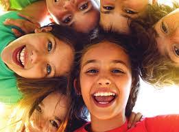 Gillian Simmons's Instagram, Twitter & Facebook