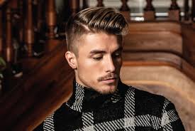The sides are short but not shaved down to the skin, and the fringe is kept longer which hangs down in front. 40 Outstanding Undercut Hairstyles For Men 2021 Hairmanz