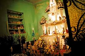 Patricia beatriz denis rodríguez, andrés hermida moreno y javier huesca méndez através de la historia del hombre, el culto a los muertos se ha manifestado en diferentes culturas de europa y asia, como la china, la árabe o la egipcia, pero en las culturas prehispánicas del continente americano no ha sido de menor importancia; Los Espectaculares Altares De Dia De Muertos En Huaquechula Puebla Mexico Desconocido