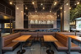Galeria De Roister Butia Arquitetura 2 Design De Interiores De Restaurante Arquitetura Bar Restaurante