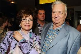 Поколению советского союза роксана бабаян широко известна как певица. Mihail Derzhavin I Roksana Babayan Lichnaya Zhizn Deti Roksana Babayan Ne Zhaleet Chto Ne Rodila Detej Mihailu Derzhavinu Syn Babayan