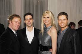 Annual Report 09.pub