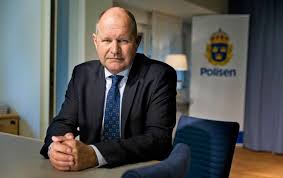 Dan eliasson begär att få lämna uppdraget som generaldirektör för myndigheten för samhällsskydd och beredskap (msb) efter den kritiserade resan till kanarieöarna över jul och nyår. Lean Forum Dan Eliasson