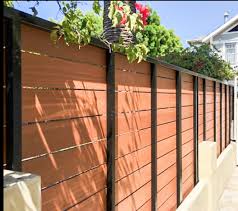 Modern fence designs fluctuate in materials, styles and sizes. Horizontal Fence Contractor Los Angeles Harwell Design Fences Driveway Gates Los Angeles Santa Monica