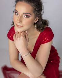 samanthanel_ at Noordwes Motorskou Potchefstroom. Makeup by Stephan Venter  and wardrobe by Mad Hatter's Rentals and Beauty Studio. Earrings were  sponsored by Owdi Jewelry. #lienklokowphotography  #potchefstroomphotographer #potchphotography ...