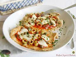 Fesa di tacchino alla pizzaiola!! fesa di tacchino alla pizzaiola!! cerca questo pin e molto altro su ricette dani di daniela secchi. Petto Di Tacchino Alla Pizzaiola Con Capperi E Olive