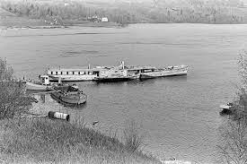 Skibladner is a paddle steamer operating on the lake of mjøsa in norway. Minnesund Skibladner Hevet Etter At Den Sank Under Vinteropplag I Minnevika 7 Februar 1967 Anno Domkirkeodden Digitaltmuseum