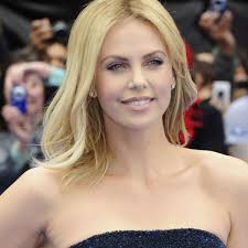 Simone rethel was born on june 15, 1949 in herrsching am ammersee, bavaria, germany. Charlize Theron Rasiert Sich Den Kopf Stars