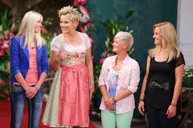 Arabella kiesbauer is assisting farmers in finding true love. Bauer Sucht Frau Ufa