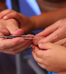 However, a splinter under the fingernail that is not completely embedded in. 5 Best Ways To Remove Splinter From A Child S Skin