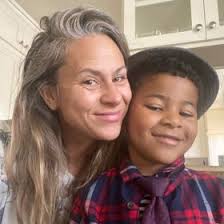 Christina Lowe (C_Lowe_LA)