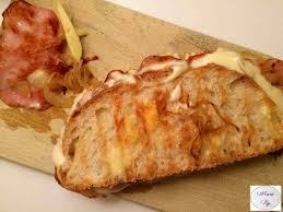 Le Croque Monsieur Aime Les Cimes Enneigees Et Oui Decouvrez Cette Recette Hyper Gourmande Du Croque Recette Croque Monsieur Recette Recettes De Cuisine