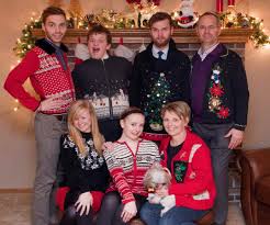 According to awkward family photos, this family didn't want to take the same boring, posed shots that everyone else was taking, so they thought outside the box a bit. 12 Funny Family Holiday Photo Ideas