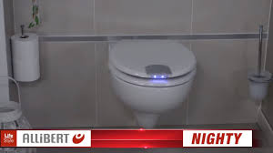 Je souhaite installer 2 bâtis qui seront adossés à des cloisons dans lesquelles je dispose des portes coulissantes, autrement dit, je ne peux rien fixer dans ces cloisons. Abattant Eclairant Nighty Allibert France