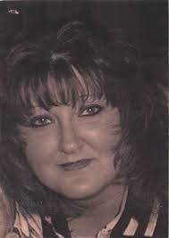 Elizabeth Reader's Instagram, Twitter & Facebook