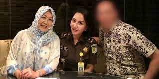 Aparat penegak hukum semestinya diberikan sanksi dengan. Sunat Vonis Pinangki Jadi 4 Tahun Begini Alasan Ma Merdeka Com