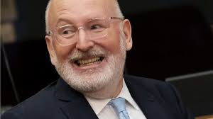 Frans timmermans' inspirational speech to eu parliament. Timmermans The Right Hand Of Juncker Eyes Eu Throne Euractiv Com