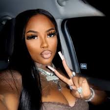 Danielle Mata (@daniellemata23)