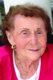 Dixie Stauffer's Instagram, Twitter & Facebook