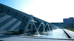 Deloc întâmplător, a apărut și dihonia internă. Massive 10 Petawatt Laser Can Vaporize Matter Extremetech