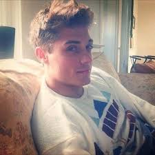 Elias Jackson (@Entered_Cruzer)