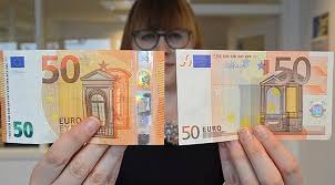 Druckvorlage alle euroscheine und münzen als spielgeld euro / du kannst global denken und zum beispiel ein monopoly mit ozeanen machen, oder etwas persönliches wählen und zum beispiel eines machen, das auf der stadt, in der du wohnst, basiert. Falschgeld Wie Man Falsche 50 Euro Scheine Erkennt