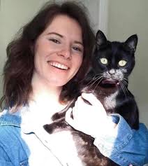 Hi all! My name is Lia, I am 25 and am looking for 2-3 roommates  (preferably female) to live with! I have been looking at townhouses in the  Alexandria/ Springfield area and