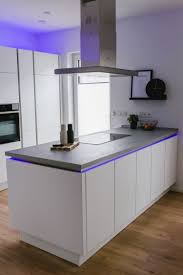 Diy Idee Fur Die Kuche Indirekte Beleuchtung Led Lichtleiste Led Led Stripes