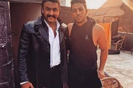 مشاهدة وتحميل مسلسل الدراما المصري اللي مالوش كبير الحلقة 27 السابعة والعشرون يوتيوب بطولة ياسمين عبدالعزيز وأحمد العوضي وخالد الصاويبجودة عالية hd. Ø£Ø­Ù…Ø¯ Ø§Ù„Ø¹ÙˆØ¶ÙŠ ÙŠØ´Ø§Ø±Ùƒ Ø¬Ù…Ù‡ÙˆØ±Ù‡ Ø¨ØµÙˆØ±Ø© Ø¬Ø¯ÙŠØ¯Ø© Ù…Ù† ÙƒÙˆØ§Ù„ÙŠØ³ Ø§Ù„Ù„ÙŠ Ù…Ø§Ù„ÙˆØ´ ÙƒØ¨ÙŠØ± Ø§Ù„Ù…ØµØ±ÙŠ Ø§Ù„ÙŠÙˆÙ…