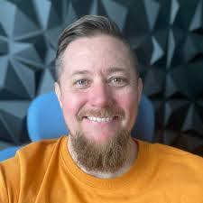 Joel Vivanco's Instagram, Twitter & Facebook