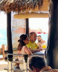 Difunden fotos y lo critican por no usar cubrebocas. Exhiben A Lopez Gatell Vacacionando En Playa Nudista De Oaxaca A Pesar De La Pandemia Queretaro